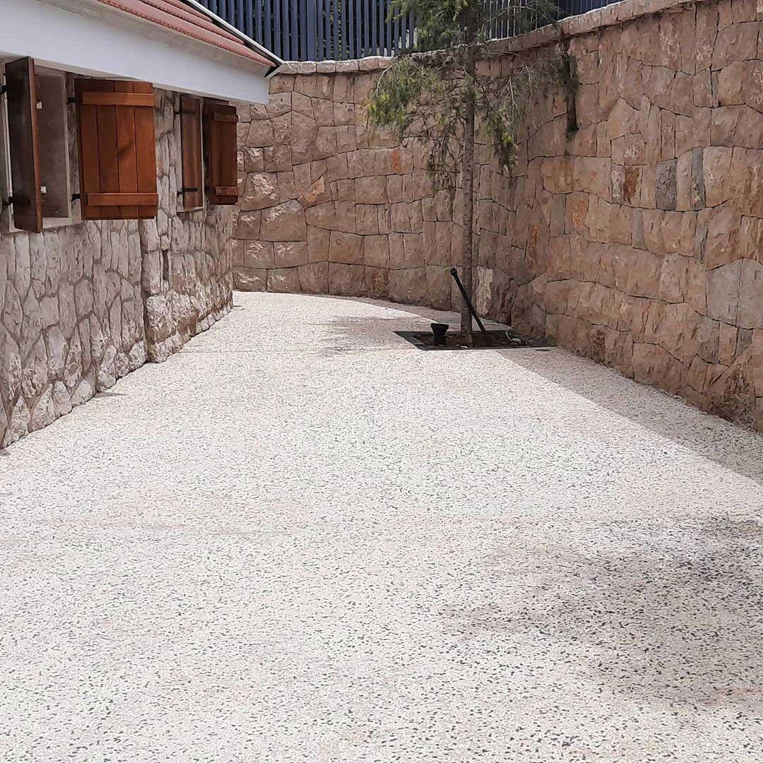 Exposed aggregate surface project ObjetBeton
